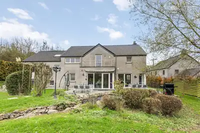 Image de Maison de groupe de luxe avec bien-être