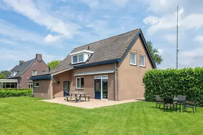 Image de Maison familiale confortable près d'une ferme
