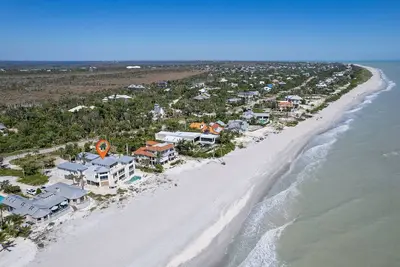 Image de Executive Beachfront Residence on West Gulf Drive