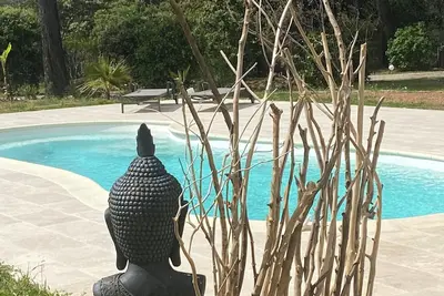 Image de Appartement Privé Aile de Villa Terrain 4300 m2 Clos et Arboré au Calme Absolu