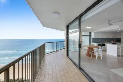 Image de Impeccable Oceanfront 2-Bed with Bbq, Views & Pool