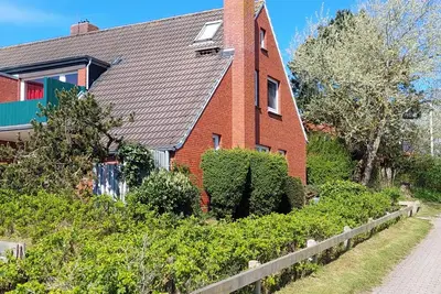 Image de Large semi-detached house with beautiful south-facing terrace and garden and view of the dune