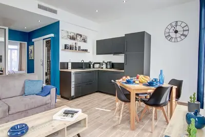 Image de Appartement à Cannes avec 1 chambres à coucher, 4 couchages