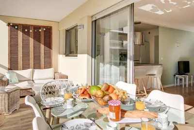 Image de Appartement à Cannes avec 3 chambres à coucher, 6 couchages