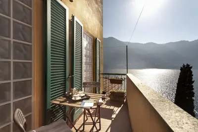 Image de Appartement à Moltrasio avec 1 chambres à coucher, 4 couchages