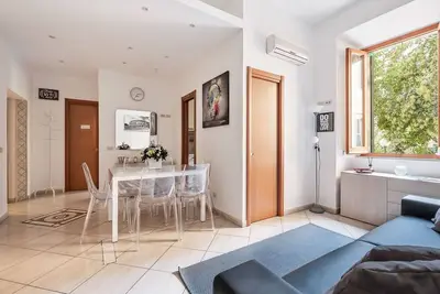 Image de Appartement à Rome avec 2 chambres à coucher, 6 couchages