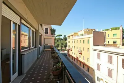 Image de Appartement à Rome avec 3 chambres à coucher, 8 couchages