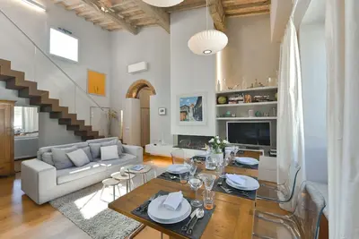 Image de Appartement à Florence avec 5 chambres à coucher, 9 couchages