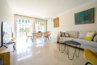 Image de Appartement à Cannes avec 2 chambres à coucher, 6 couchages