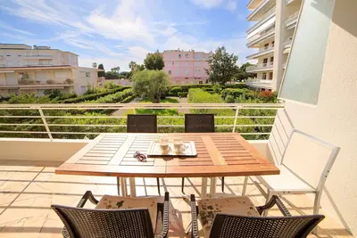 Image de Appartement à Cannes avec 1 chambres à coucher, 5 couchages