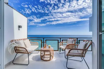 Image de 112 Stunning Beachfront Apartment in Benalmádena!