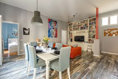 Image de Appartement à Milan avec 2 chambres à coucher, 4 couchages