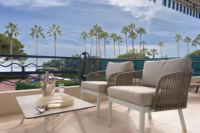 Image de Appartement à Cannes avec 2 chambres à coucher, 4 couchages