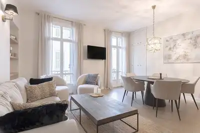 Image de Appartement à Cannes avec 2 chambres à coucher, 4 couchages