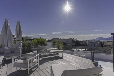 Image de Appartement à Cannes avec 5 chambres à coucher, 10 couchages