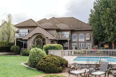 Image de Kel - The Grandeur - Lakefront