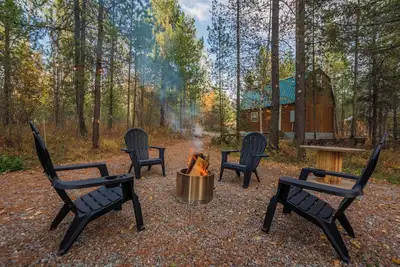 Image de Knotty Pine, Fire Pit, Ac, 7 Minutes to Glacier