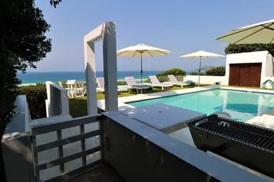 Image de Tranquil beachfront Villa