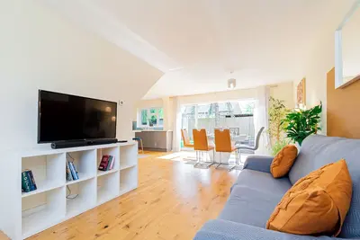 Image de 4-Bed Haven in Fawley – Ideal for extended stays, work trips, or family getaways. Spacious, fully furnished, and well-equipped for comfort and convenience. Your perfect home away from home.