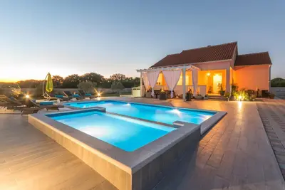Image de Beautiful villa Maris with pool