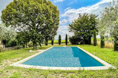 Image de Ancien Corps de Ferme Avec Piscine au Coeur des Vignes en Drôme Provençale