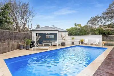 Image de Coastal Elegance with Treetop views