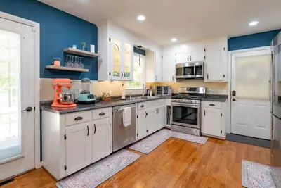 Image de *Charming Lynchburg Haven | Comfort & Convenience!
