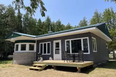 Image de Dockside on Drummond Island