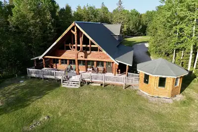 Image de Paw Point Lodge on Drummond Island