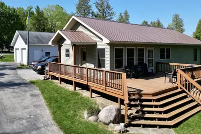 Image de Cedarside @ Captain's Cove on Drummond Island