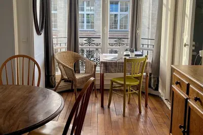 Image de Petit appartement typiquement parisien au coeur de Ménilmontant
