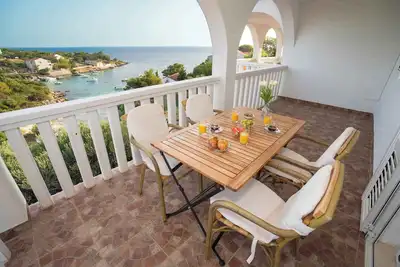 Image de Appartement de vacances avec piscine et vue mer