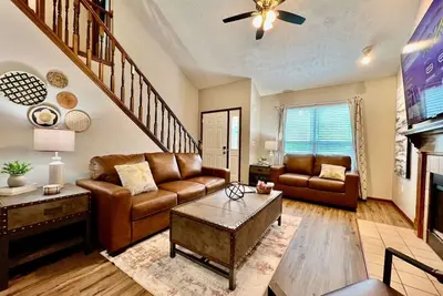 Image de Newly Remodeled Charming home Liberty Twp.