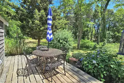 Image de Light & Bright 2bd Cottage--A/C, Deck, Walk to Powers Landing or Mayo Beach