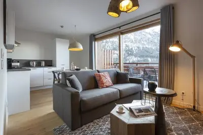 Image de Wifi, à 25m des pistes de ski, balcon, parking, télévision, casier à ski, 40-52m², Vaujany