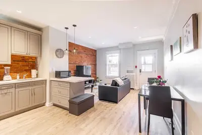 Image de Cozy 1br Condo Unit on James Street North!