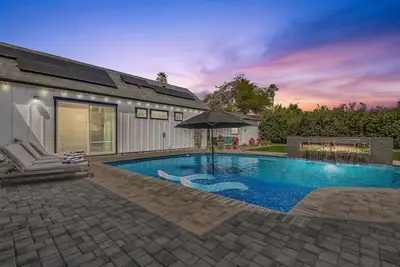 Image de Modern Farmhouse Bliss: Spacious Retreat with Private Pool & Fun Backyard Oasis