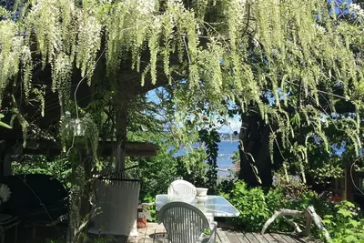 Image de Waterfront Getaway near Skiing, Bike Trails and Nature Walks.