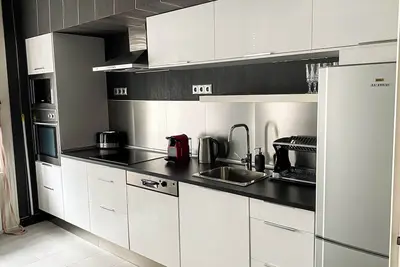 Image de Unique and Spacious Apartment in Downtown, sights within walking distance- 2 A/C