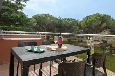 Apartment Rea - 400m from Bijeca Beach