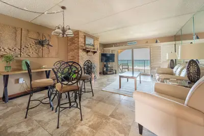 Image de Penthouse in Ponce Inlet, Florida! Beach views throughout!