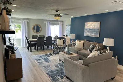 Image de Siesta Key Villa-2025 Completely Renovated, Beach & S. Village 1. 5 blocks.