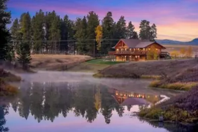 Image de Riverfront Lodge - 5 Bedrooms, amazing views on water