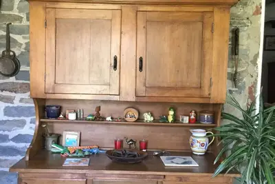 Image de 37 acres w\/ stone farmhouse with a 1 acre pond perfect for swimming and fishing.