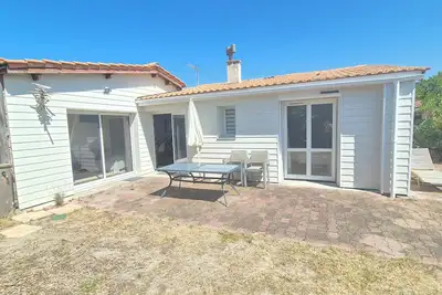 Image de Maison Licorne Marine à 3 min à pied de la plage. Chiens Acceptés