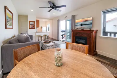 Image de Tranquil Seaside Escape near Beach, Restored Boutique Suite, sleeps 4