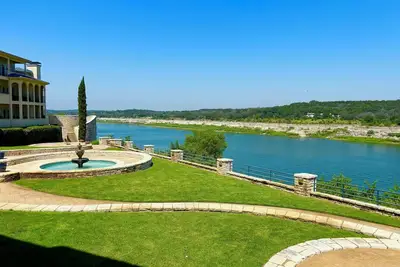 Image de Villa 2103 - 2 Bed / 2 Bath Lakefront Condo at Island Resort - All Amenities