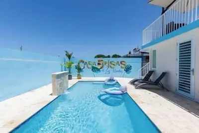 Image de Stylish 3 Bed/2Bath Sleeps 6 - Private Pool - Solar Panels