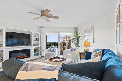 Image de New! Oceanfront Bliss! 50 Steps ToThe Beach, Big Pool, Great Views.