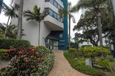Image de Luxe Apartment 100m to Beach